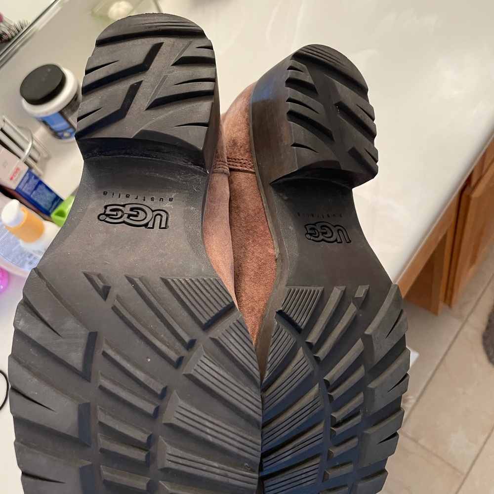 Used once. Ugg Maddison 1912 Boots sz 9.5M - Picture 8 of 10